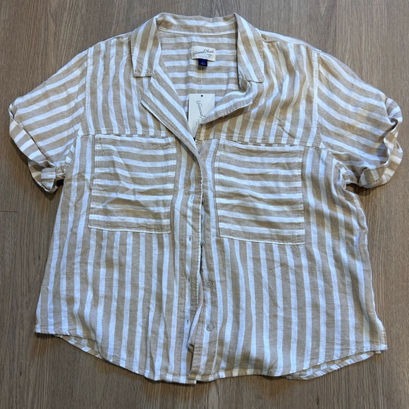 Button down top - Picture 1 of 3